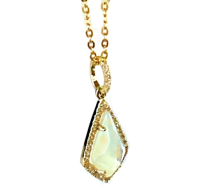 14k kite shape mother of pearl and diamond pendant MP27586MP