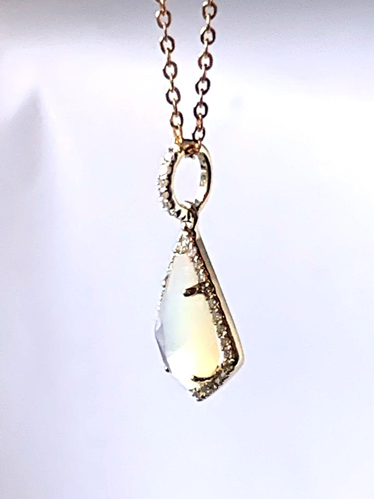 14k kite shape mother of pearl and diamond pendant MP27586MP