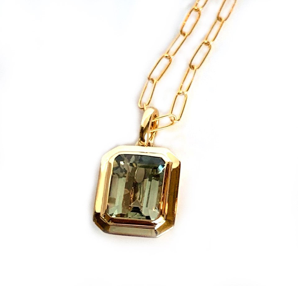 Pendiente de botón de lapislázuli con halo de diamantes en oro de 14 quilates ME22501LP