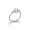 Anillo de compromiso de moda con topacio blanco y diamante en oro de 14k MR45627A